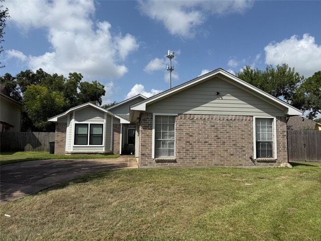 Building Photo - 1703 Windy Knoll Dr