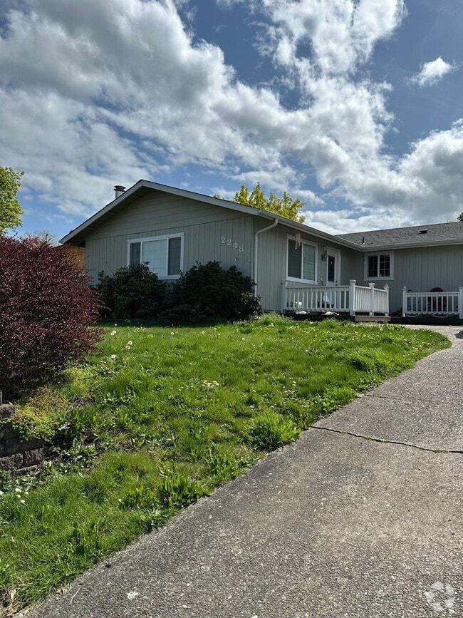 Building Photo - 2248 La Canada Dr