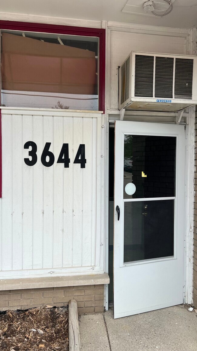 Building Photo - 3644 E 9 Mile Rd