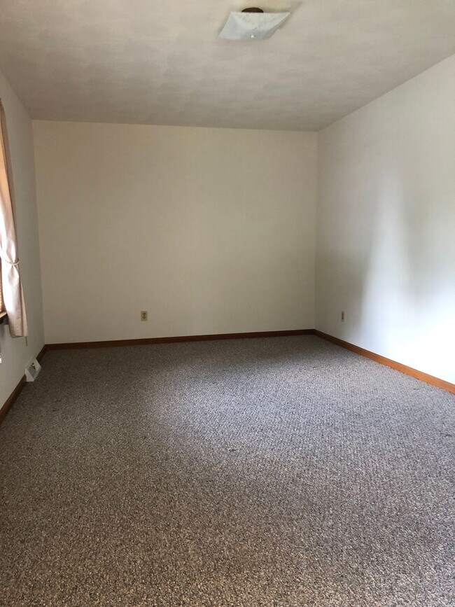 707 Country Club Rd, Hurt, VA 24563 House Rental in Hurt, VA