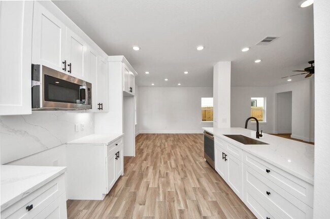 Foto del edificio - 765 Marjorie St