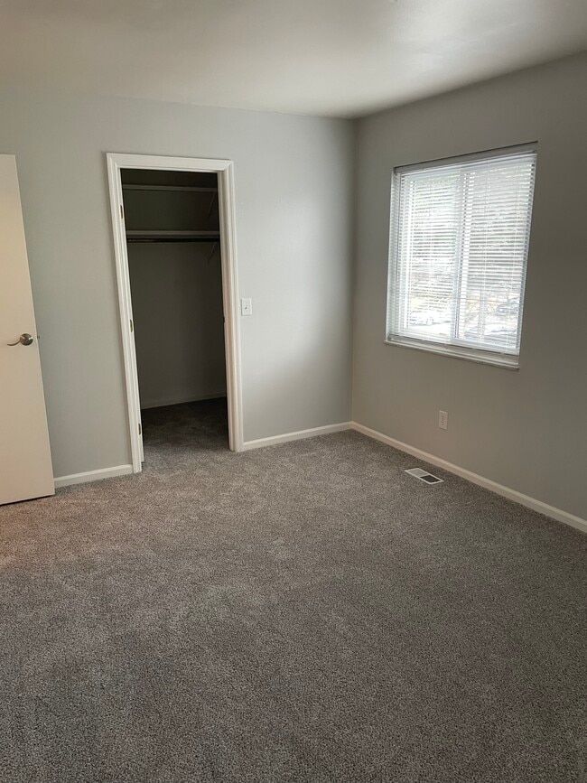 Foto del edificio - 4709 Croftshire Dr