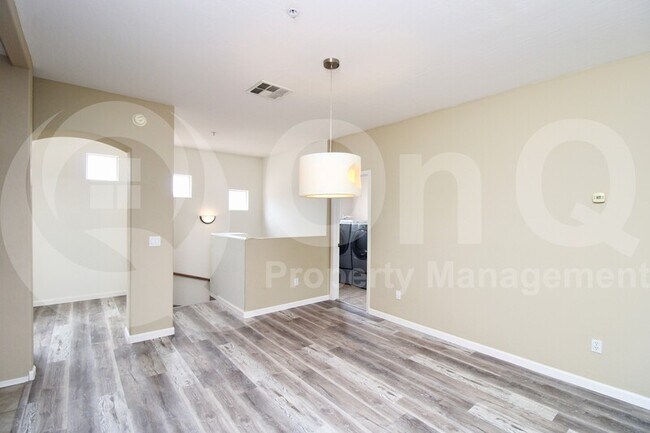 Foto del edificio - 16410 South 12th Street