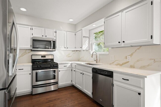 Foto del edificio - 17841 Park Valley Dr