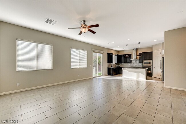 Foto del edificio - 95 Newton Ridge Way