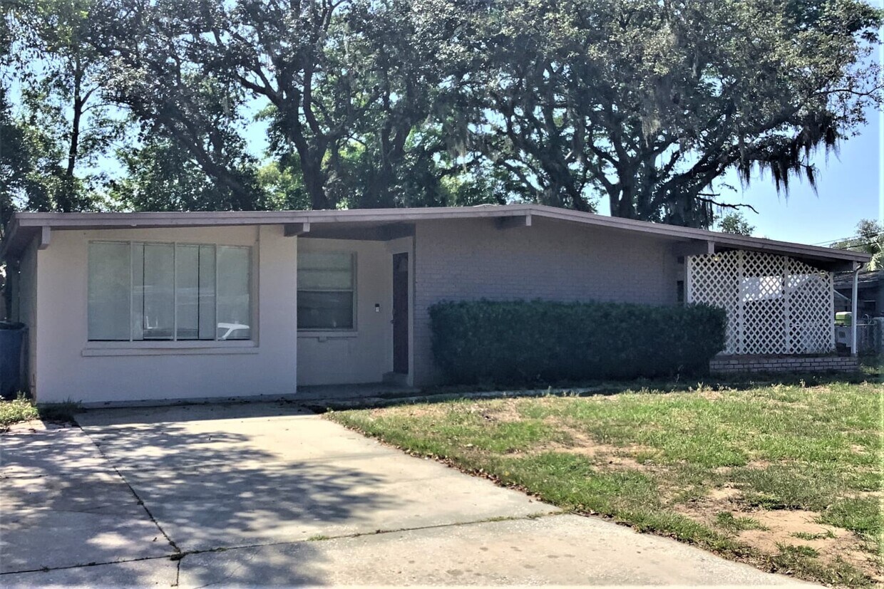 Primary Photo - 1110 E Camellia Dr