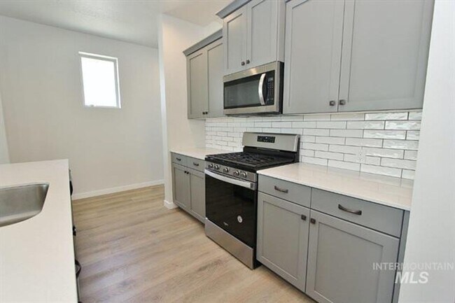 Foto del edificio - Gorgeous, Sparkling Clean Home, 15 Minutes...