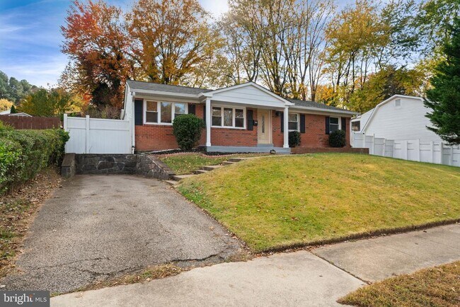 Foto del edificio - 4421 Kenwood Dr