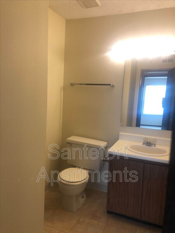 Foto del edificio - 5421 Haymeadow Ln