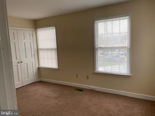 Foto del edificio - 215 Heather Ct