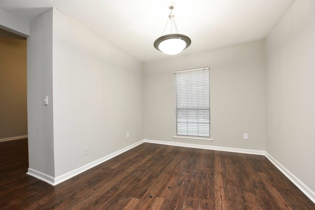 Hardwood Style Flooring - Marina Pointe