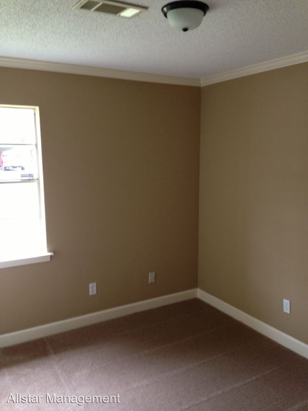 Foto del edificio - 6615 Birchfield Cir
