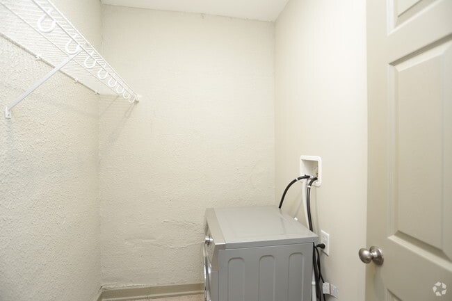 1HAB, 1BA - 515 Apartamento de una habitación/488 ft² - White Hall Lofts
