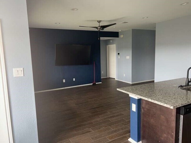 Foto del edificio - 14537 Montclair Way