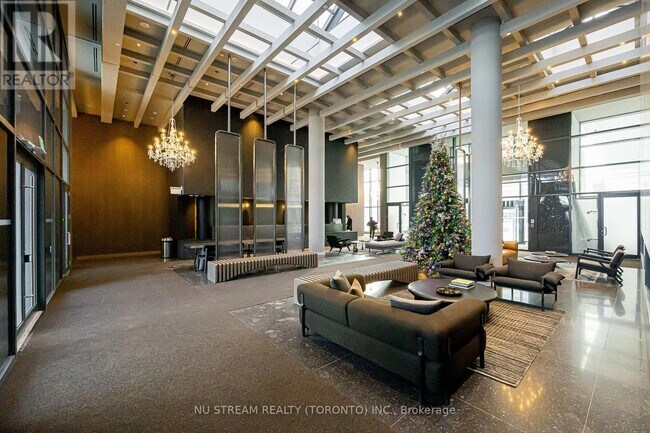 Photo du bâtiment - 8 Interchange Wy