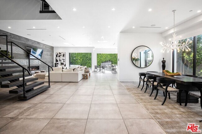 Foto del edificio - 839 N Gardner St