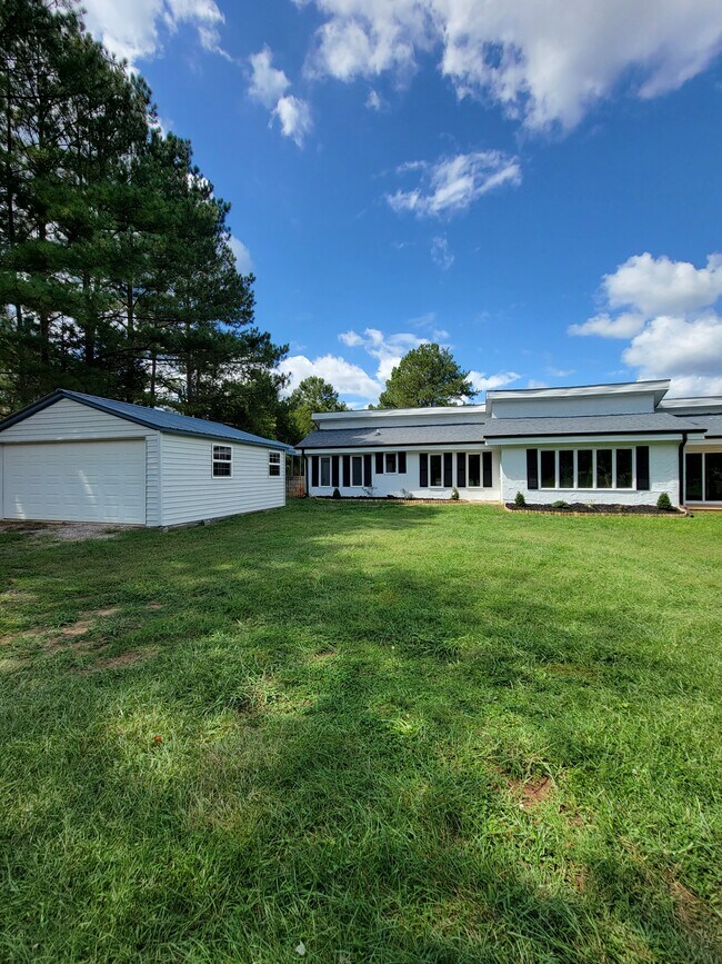 Building Photo - 785 Pole Branch Rd