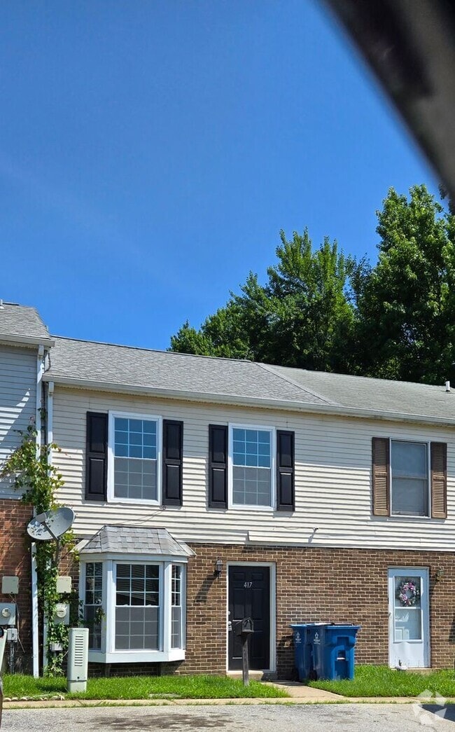 Building Photo - 417 Strathaven Ct