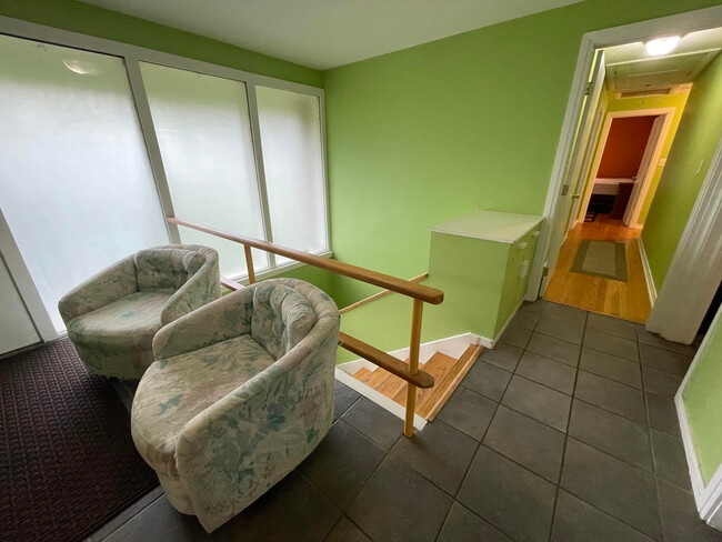 foyer - 419 Triphammer Rd