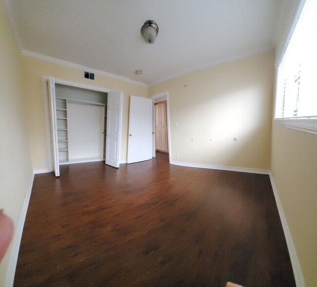 Foto del edificio - 4428 Moorpark Townhome