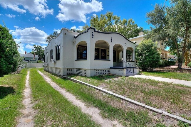 Building Photo - 730 Johnson St