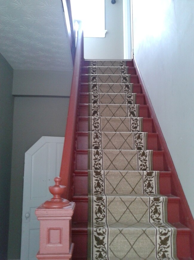 Foto del edificio - 4 Bedroom House Located In Clifton Near UC...