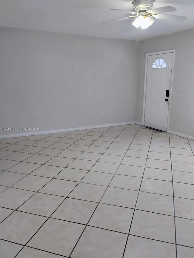 Building Photo - 252 S Biscayne River Dr