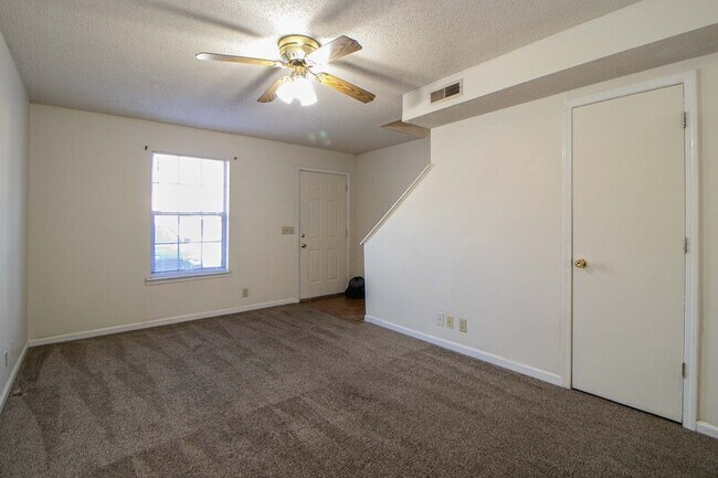 Foto del edificio - 108-3 Hickory Trace