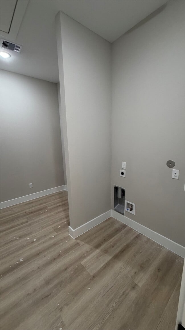 Building Photo - 2615 Piemonte Ave