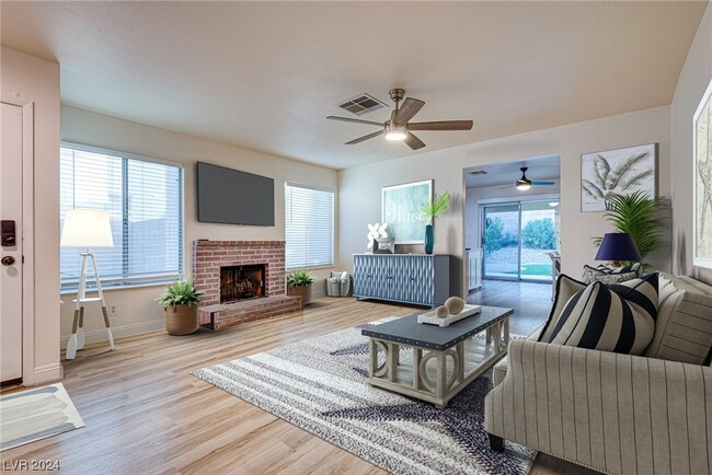 Building Photo - 383 Manzanita St