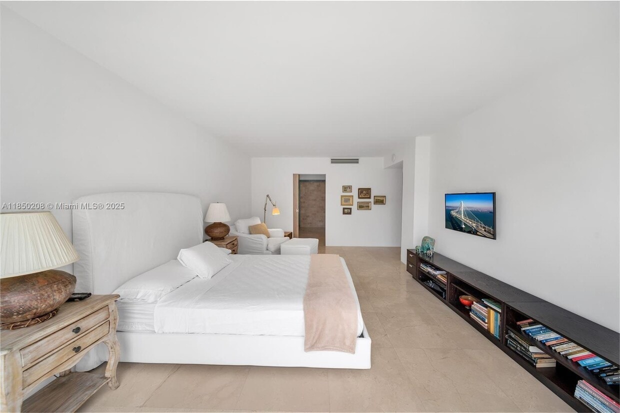 Foto principal - 199 Ocean Lane Dr