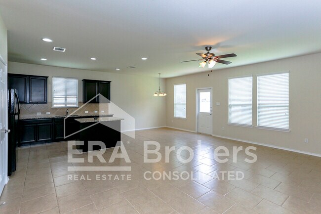 Building Photo - 8918 Night View Dr