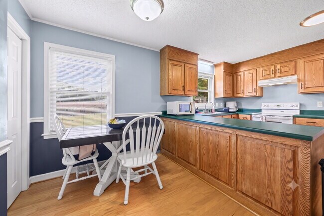 Building Photo - Charming All-Brick 3BR Home with Carport & Easy Charlotte Commute!