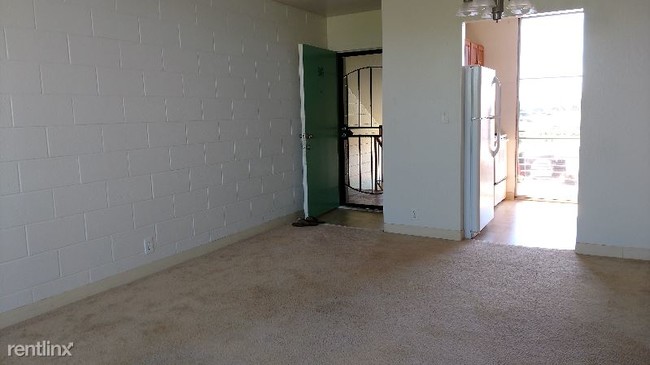Building Photo - 1046 Aheahe Ave