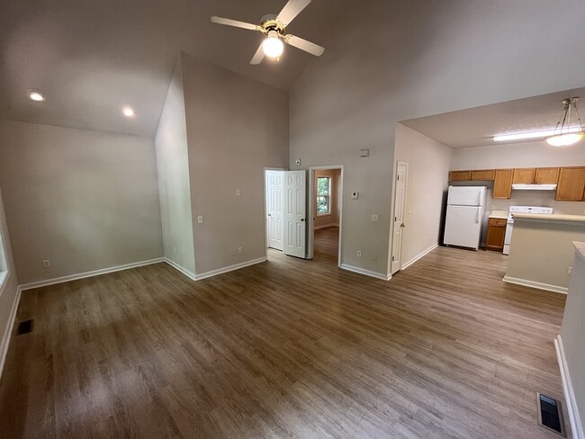 Building Photo - 9235 Fleetwood Trail