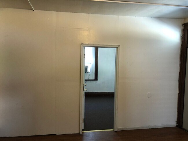 Building Photo - 698/700 Willey Street