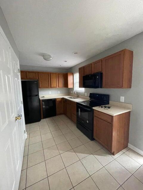 Foto del edificio - 205 Tanbark Dr