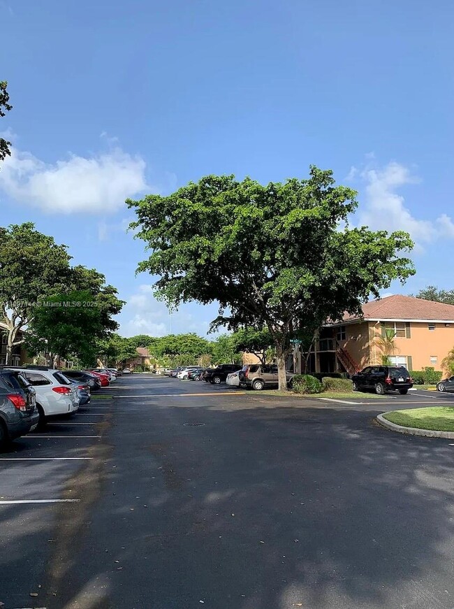 Foto del edificio - 10337 NW 8th St