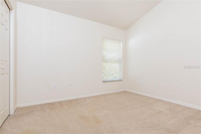 Foto del edificio - 17128 Falconridge Rd