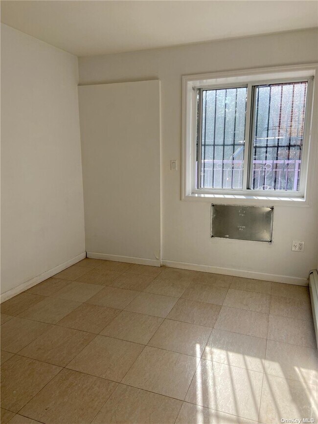 Foto del edificio - 5734 Hoffman Dr