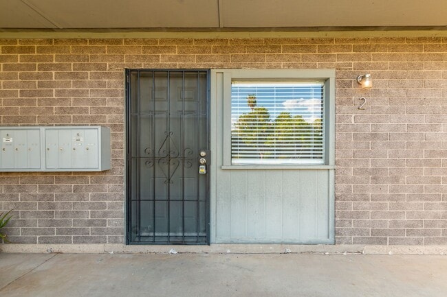 Foto del edificio - 1722 E Ocotillo Rd