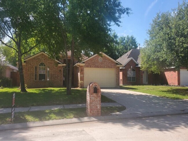 Building Photo - 6014 Knollwood Tr