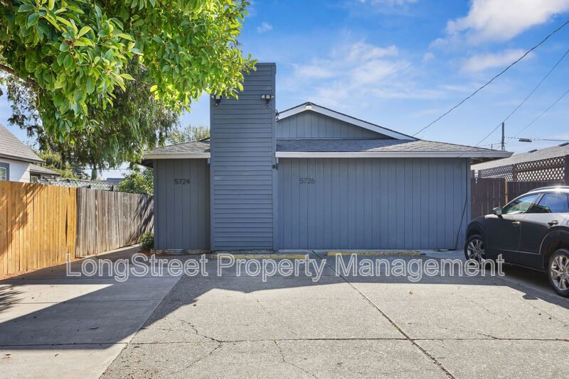 Primary Photo - 5724 SE 83rd Ave