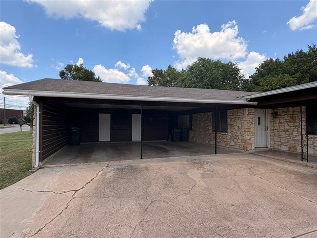 Foto del edificio - 7406 Southgate Ln