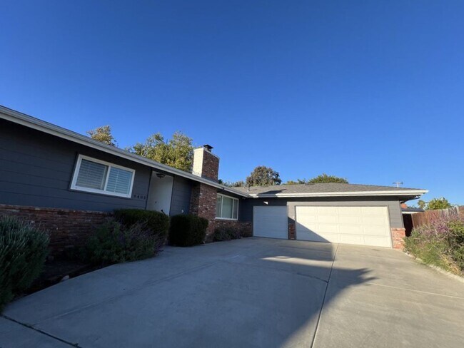Building Photo - Charming and Spacious La Mesa Home