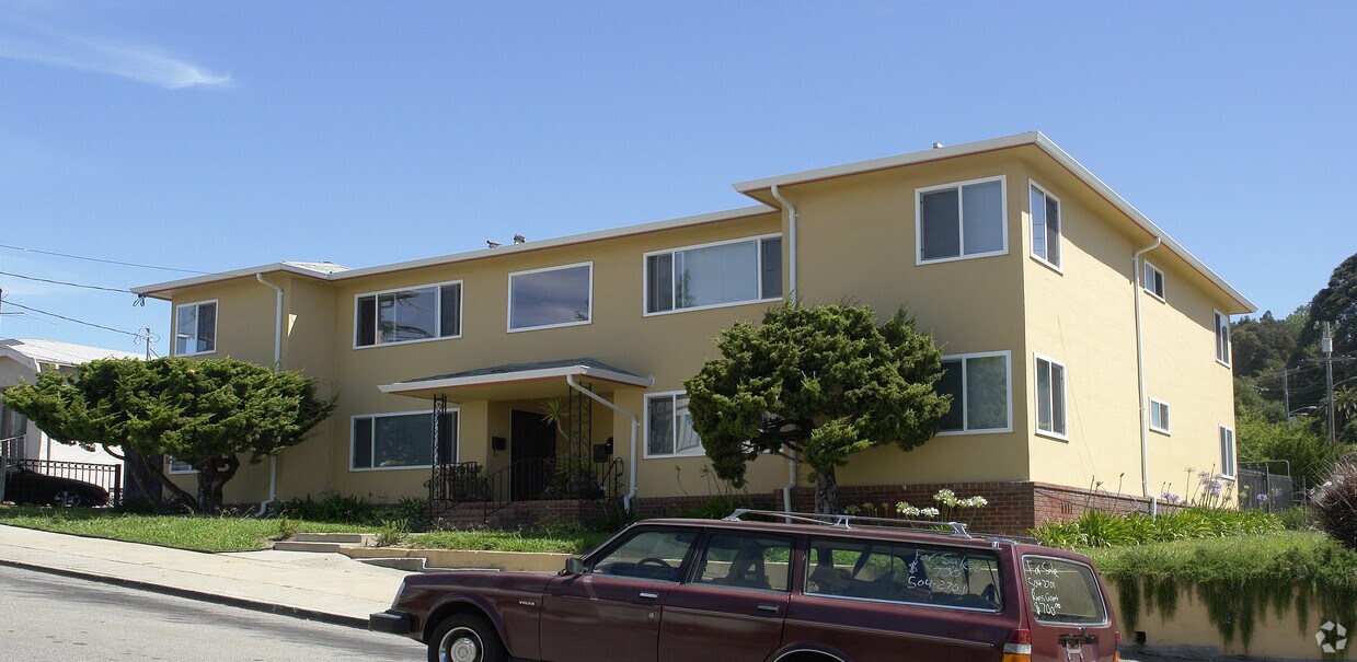Foto principal - 6730 Laird Ave