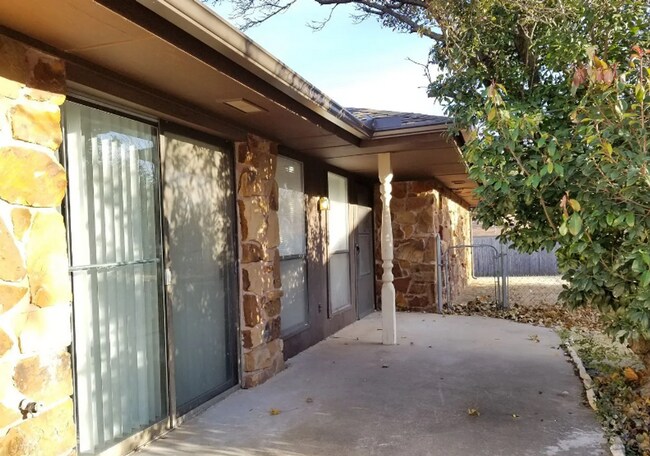 Foto del edificio - 640 Ottawa Pl