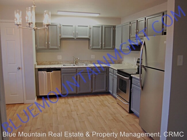 Building Photo - 2255-2261 Split Rock Dr