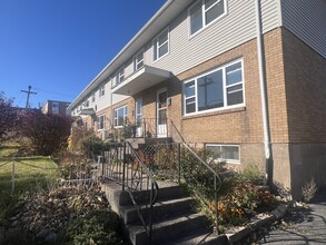 Building Photo - 19 Crystal Dr