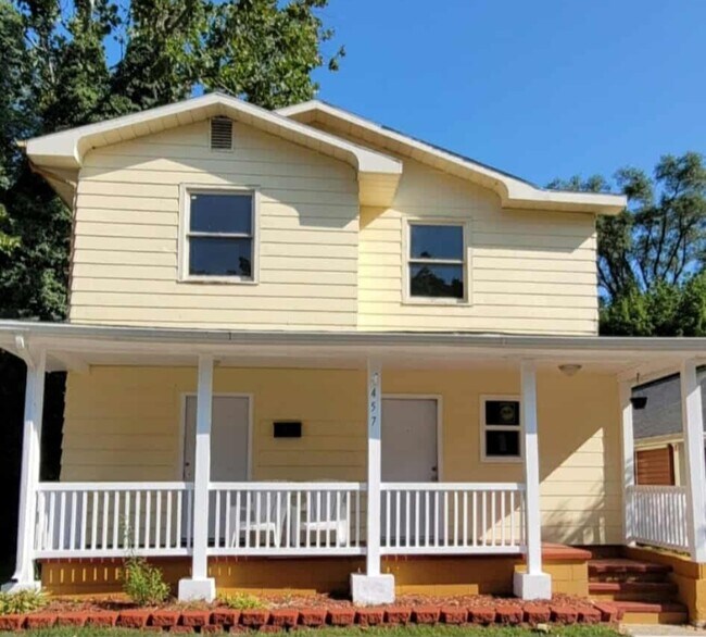 Building Photo - 457 Vineyard Ave